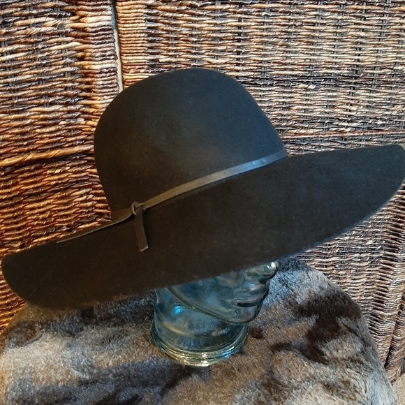 a new day Accessories - NWT Bohemian Wool Hat Wide Brim Adjustable Boho Western Cowboy Prairie Black
